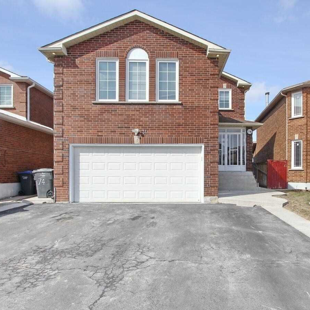 74 Thorntree Cres